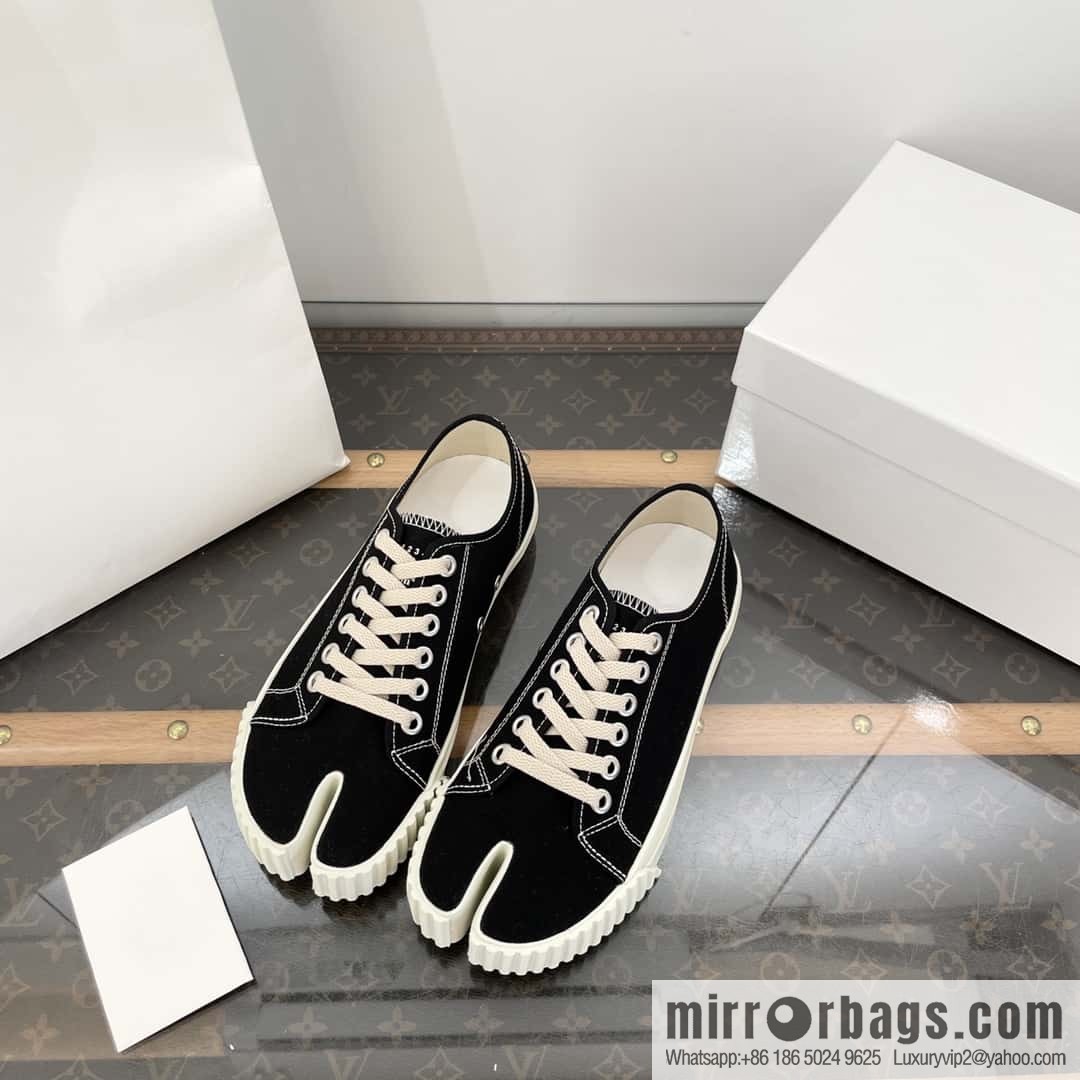 Maison Margiela Split-toed Canvas Little White Shoes