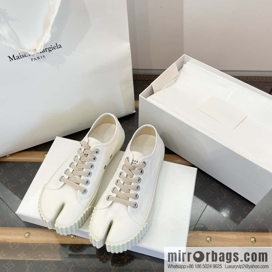 Maison Margiela Split-toed Canvas Little White Shoes