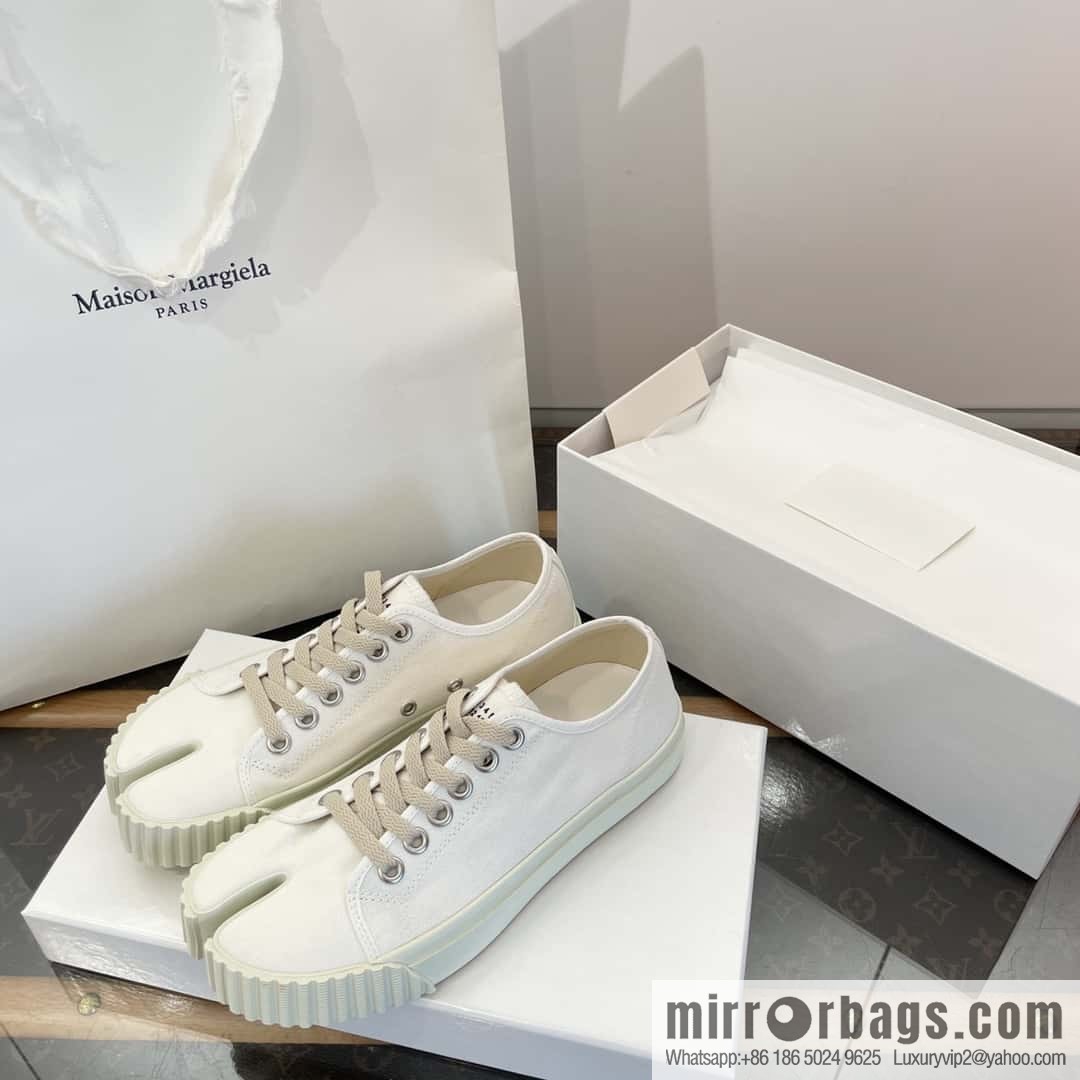 Maison Margiela Split-toed Canvas Little White Shoes