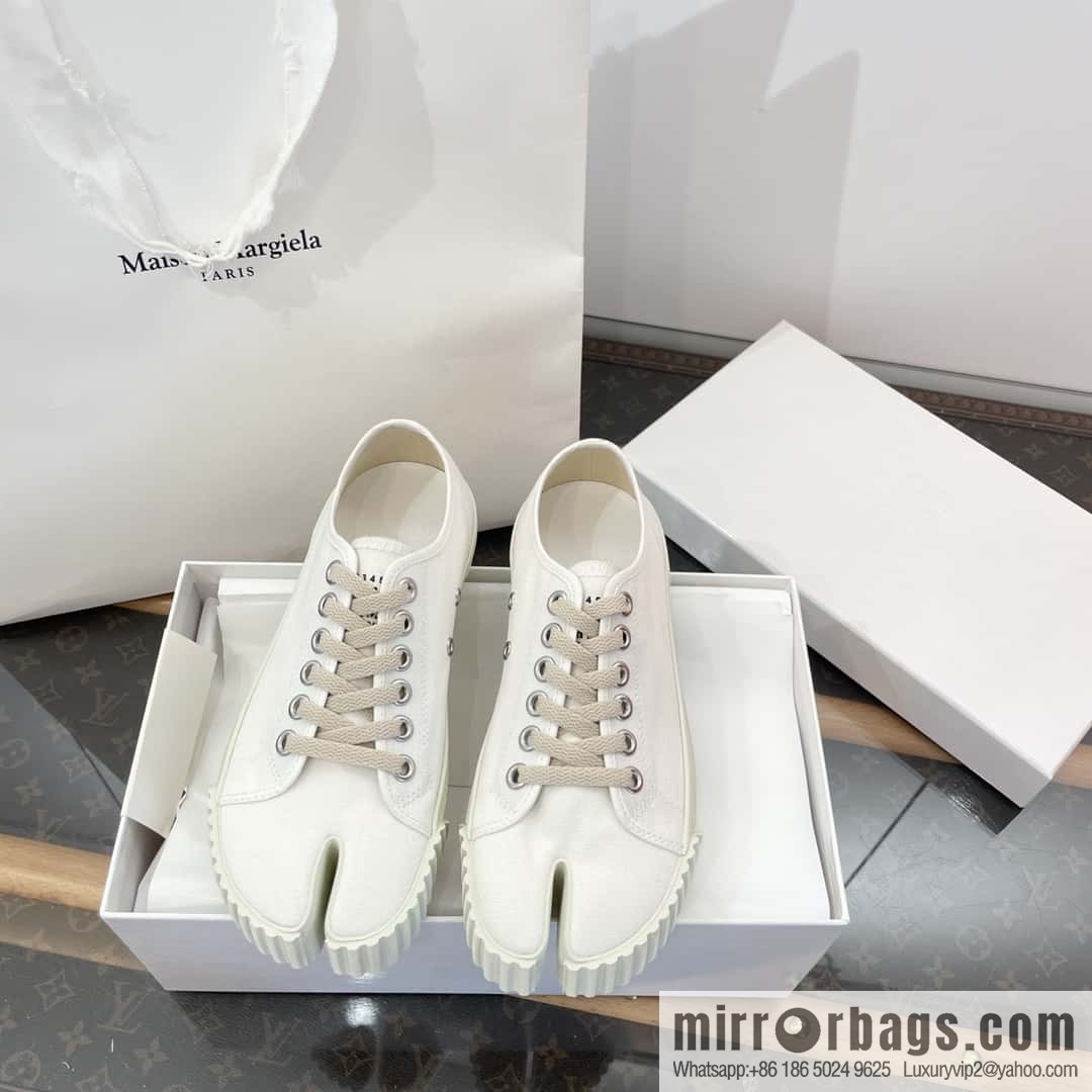 Maison Margiela Split-toed Canvas Little White Shoes