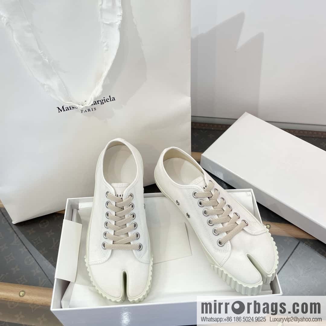 Maison Margiela Split-toed Canvas Little White Shoes