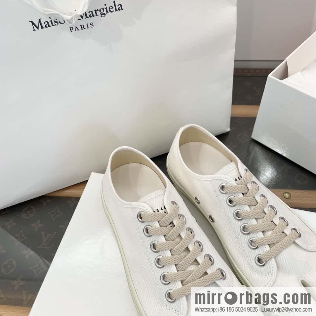 Maison Margiela Split-toed Canvas Little White Shoes