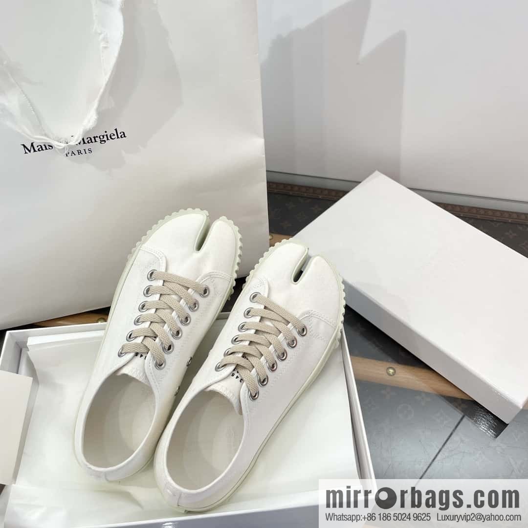 Maison Margiela Split-toed Canvas Little White Shoes