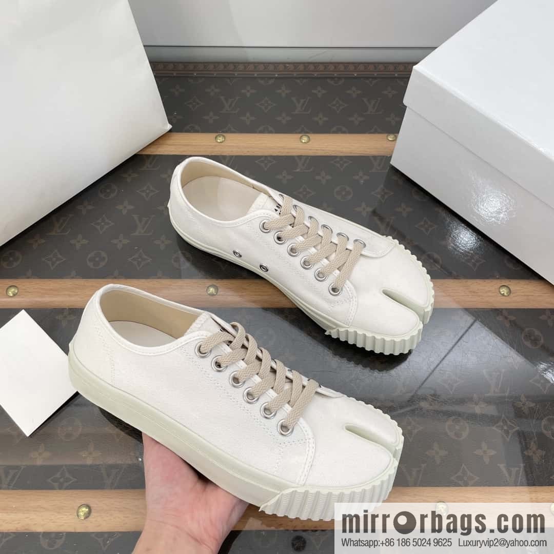 Maison Margiela Split-toed Canvas Little White Shoes