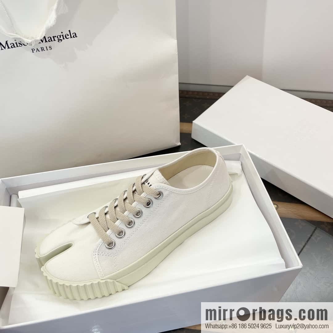 Maison Margiela Split-toed Canvas Little White Shoes
