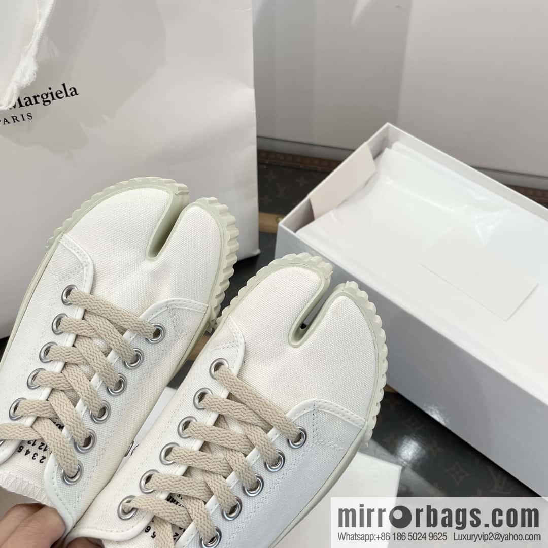 Maison Margiela Split-toed Canvas Little White Shoes