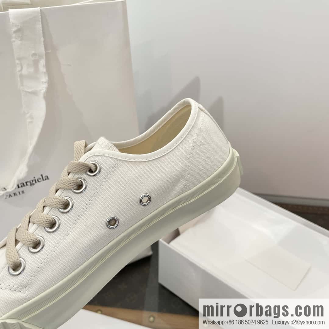 Maison Margiela Split-toed Canvas Little White Shoes