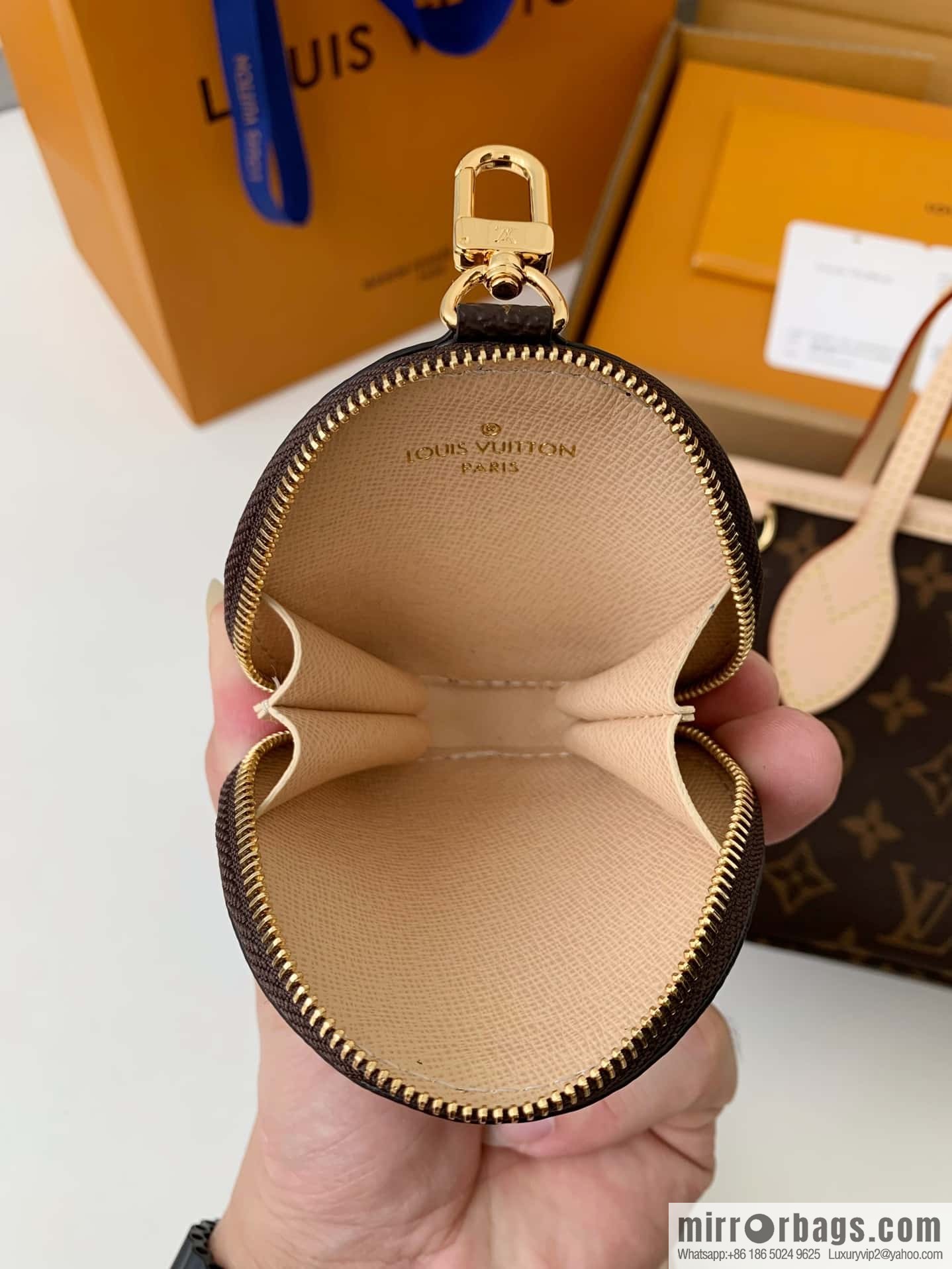 LV M46705 Neverfull BB