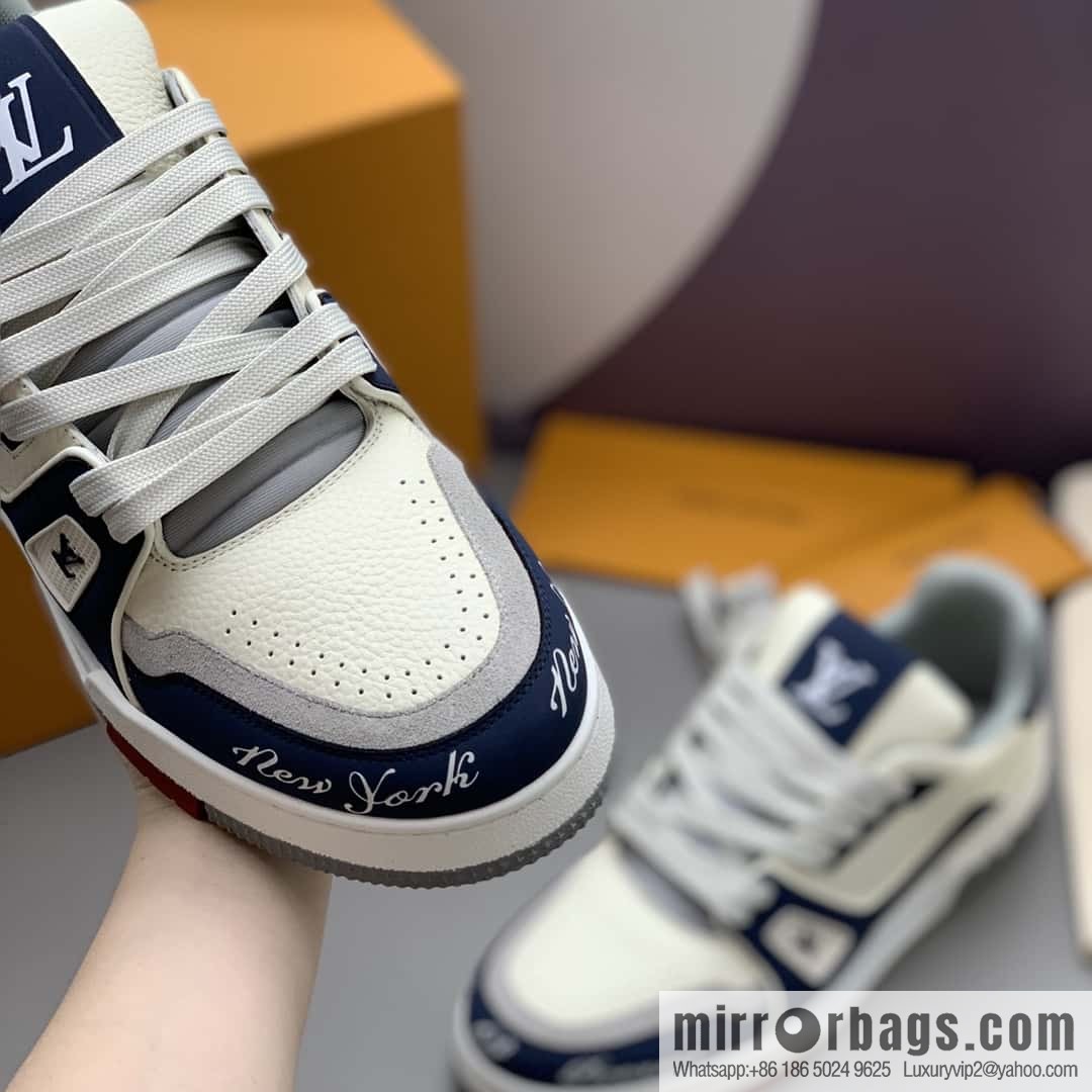 LV white calfskin, men's sports and leisure shoes.