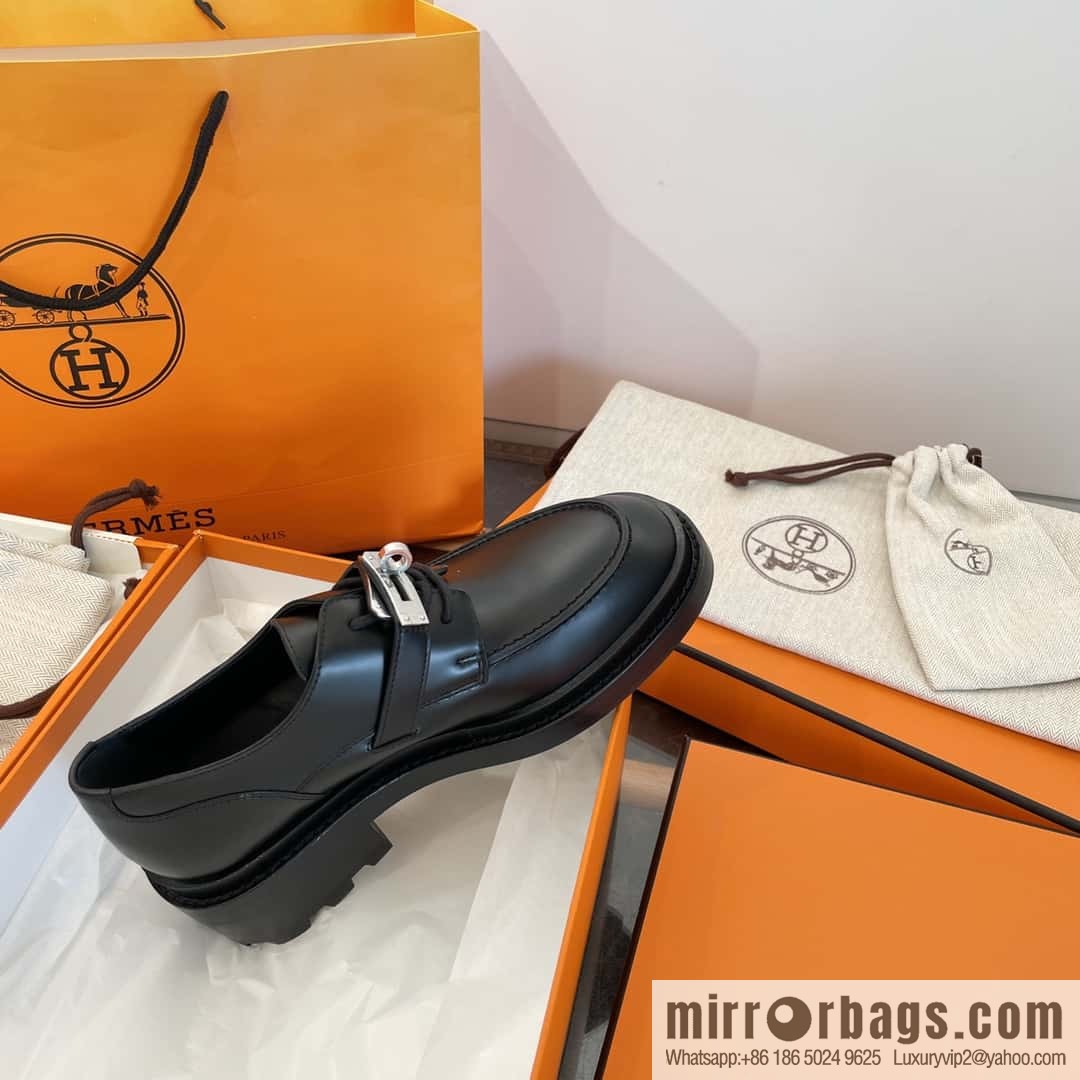 Hermes, Hermes autumn and winter kelly buckle platform loafers