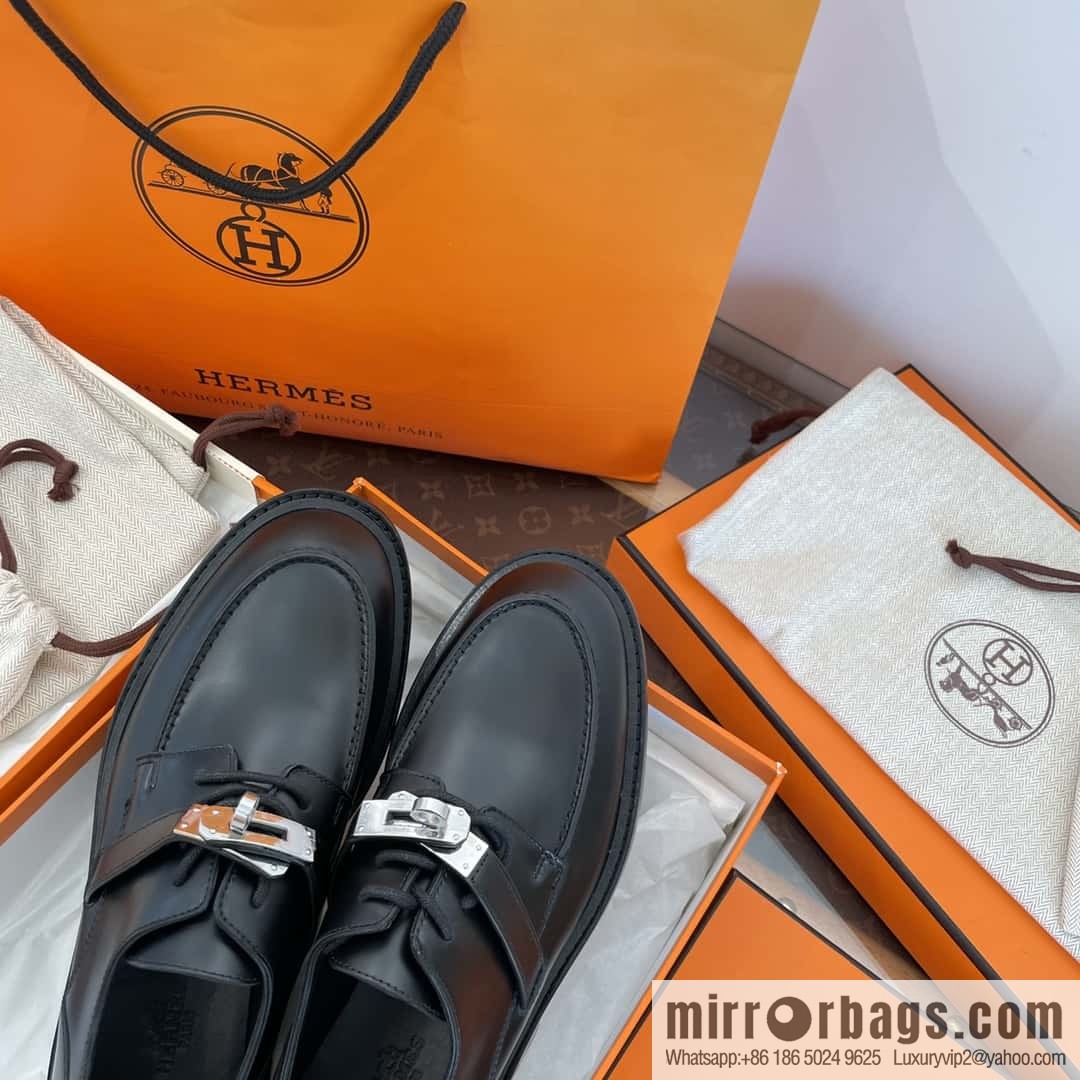 Hermes, Hermes autumn and winter kelly buckle platform loafers