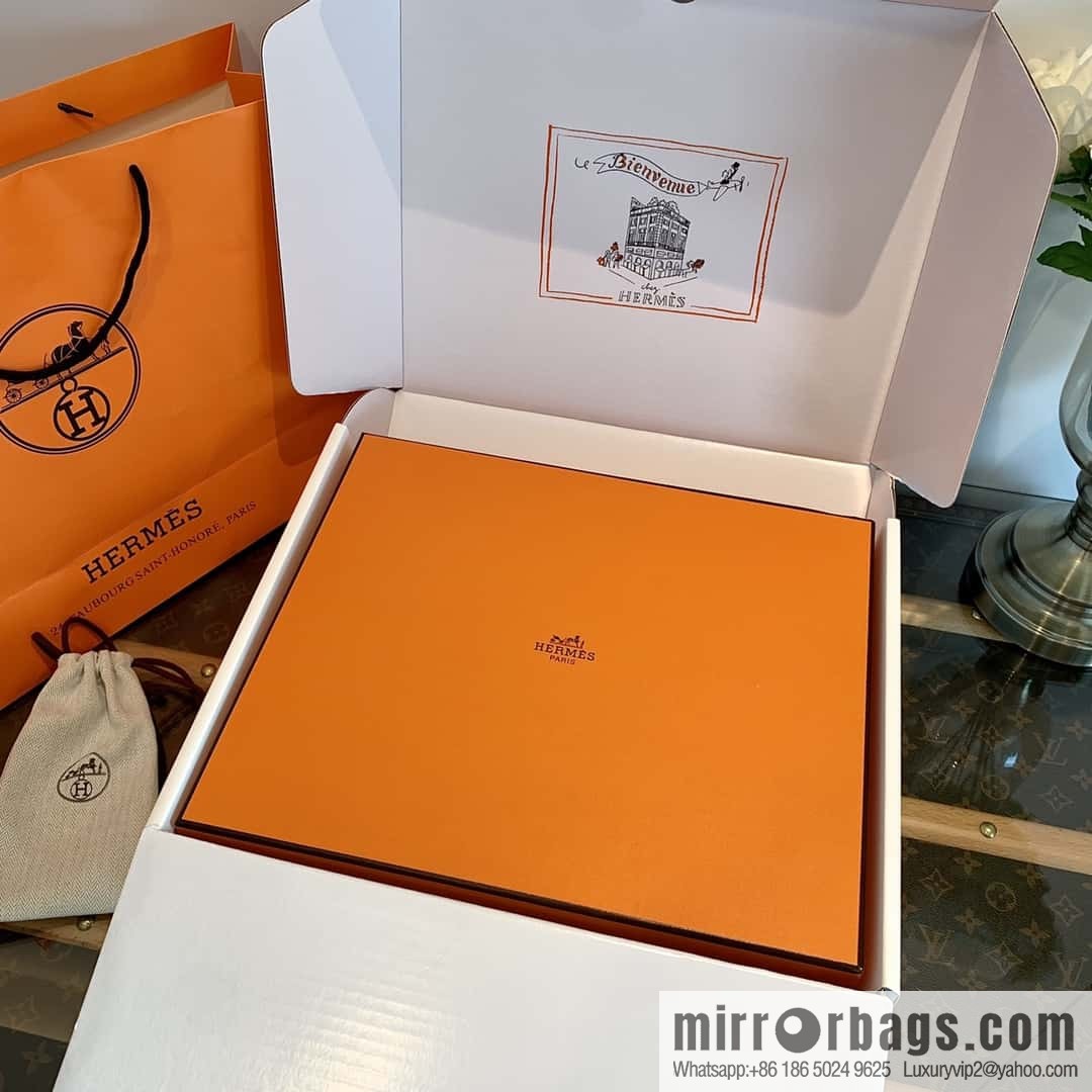 Hermès New Kelly Button Boots for Autumn and Winter