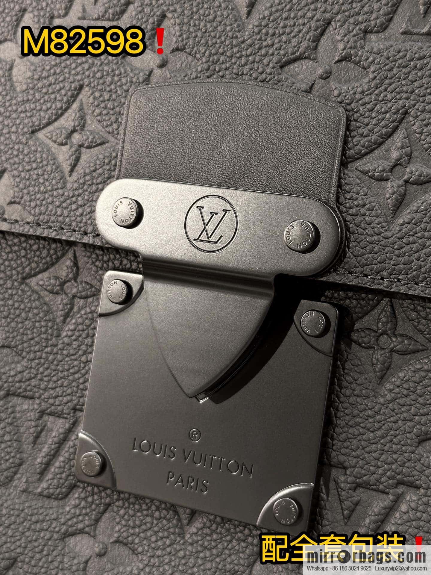 LV M82559 S-LOCK POCHETTE clutch bag
