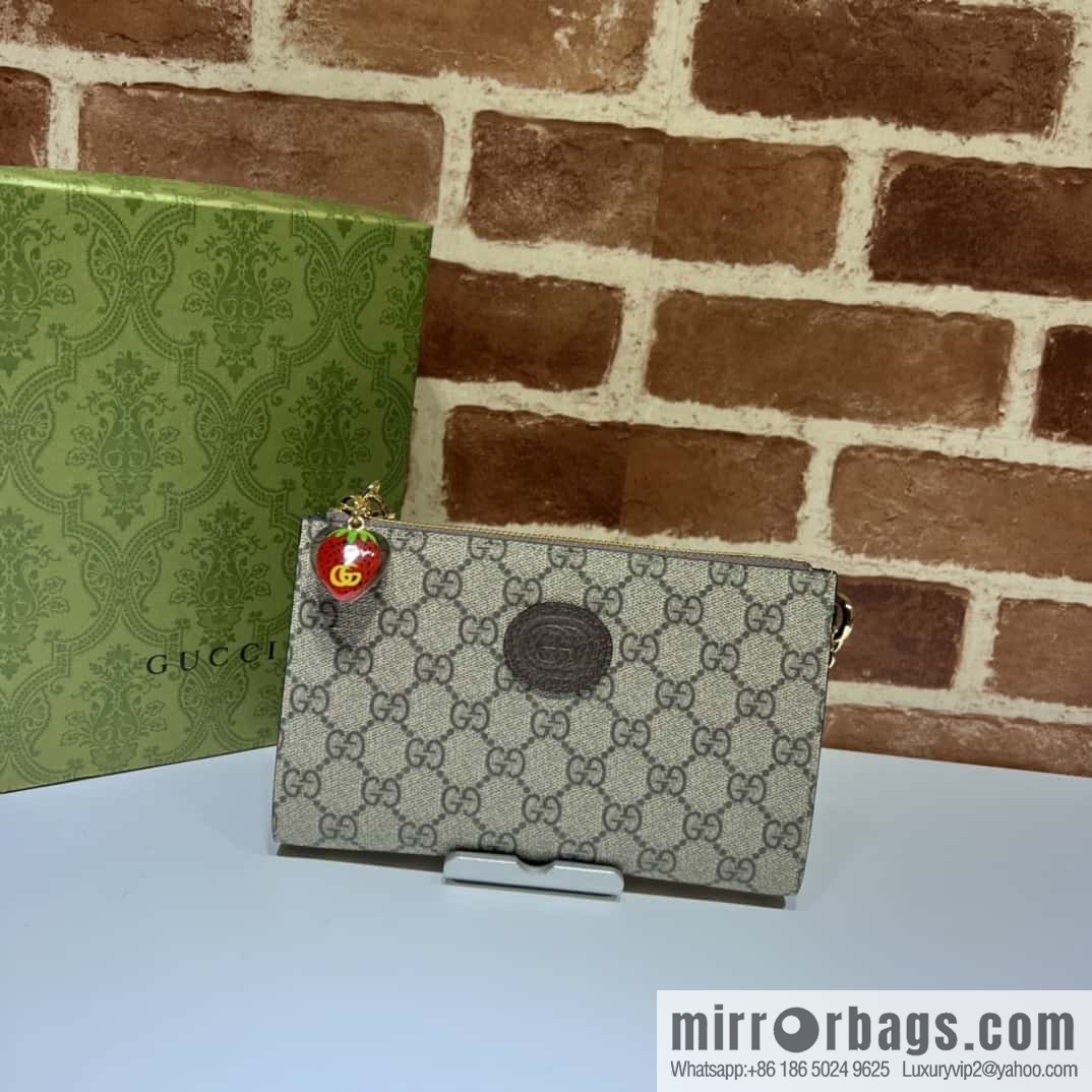 GUCCI double G strawberry hand wallet 726250 brown glue