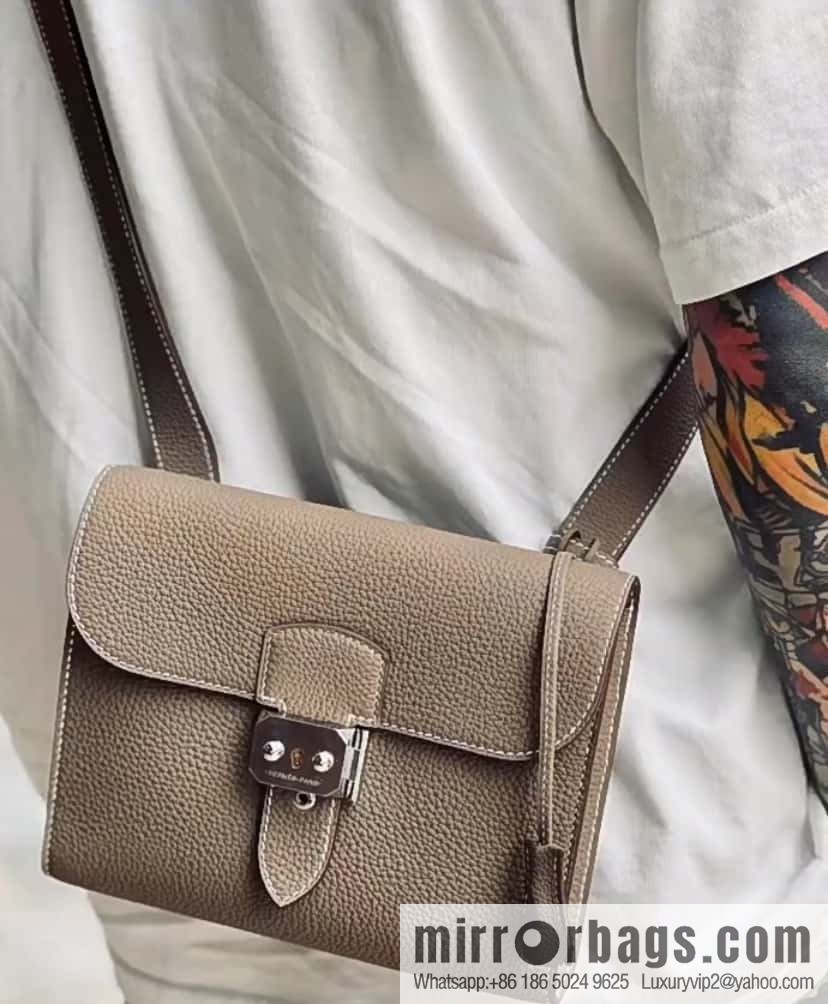 Hermès messenger bag Sac a depeches 21cm togo leather 18 elephant gray, silver buckle