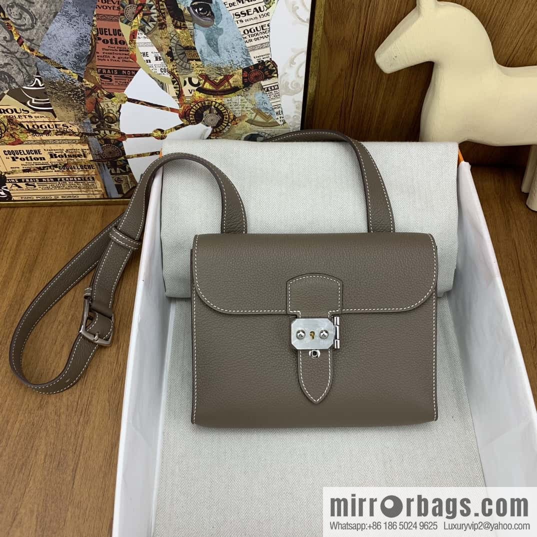 Hermès messenger bag Sac a depeches 21cm togo leather 18 elephant gray, silver buckle