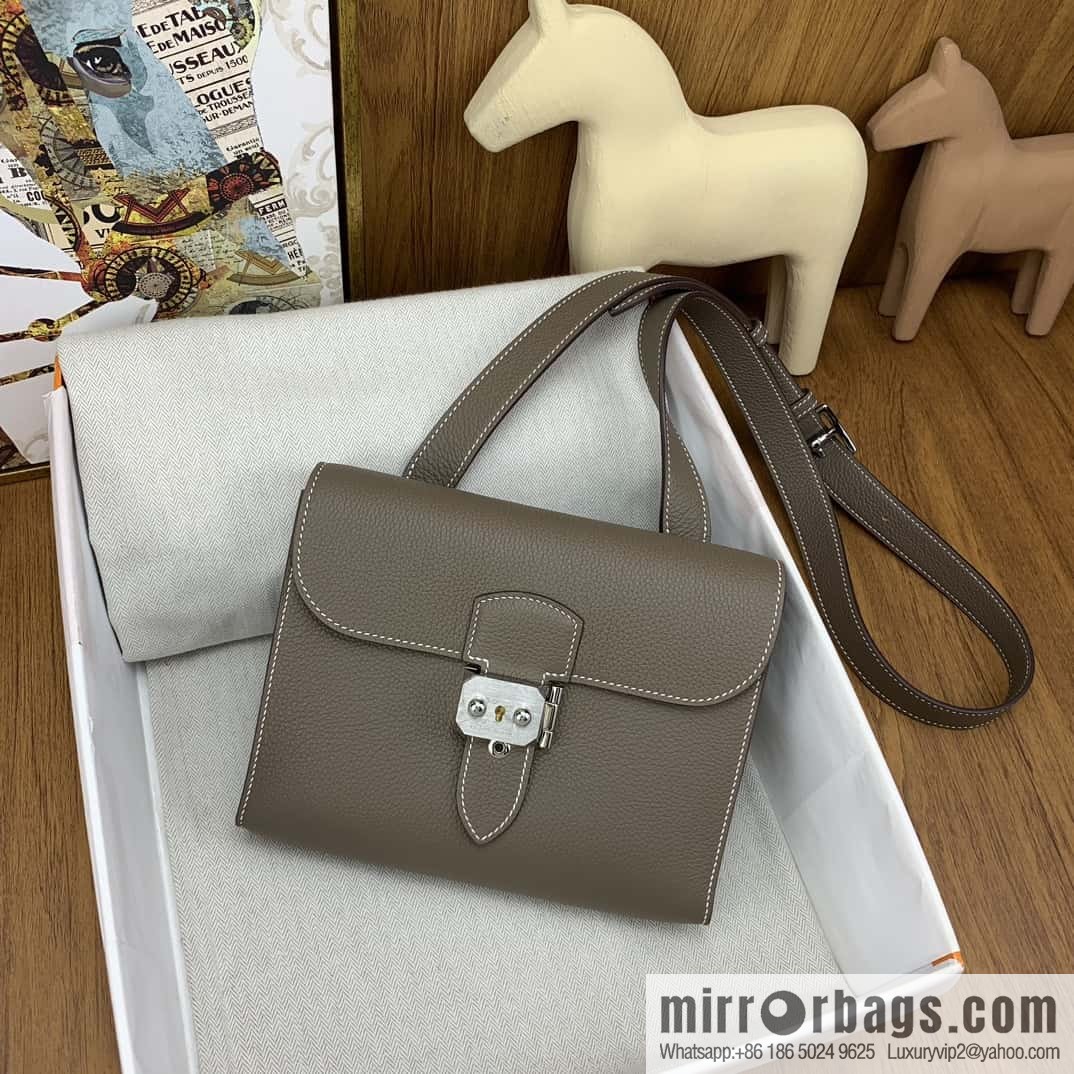 Hermès messenger bag Sac a depeches 21cm togo leather 18 elephant gray, silver buckle