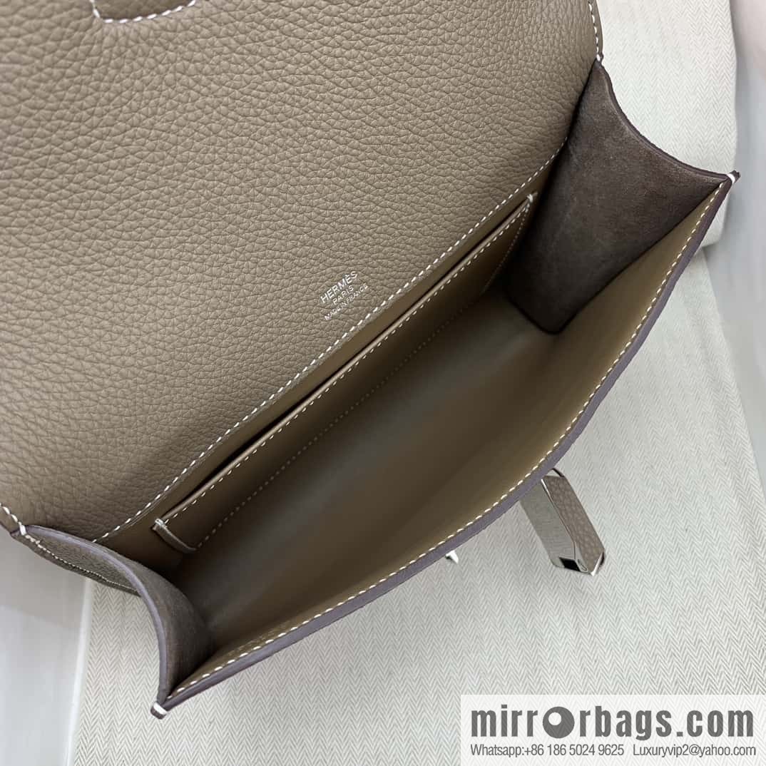 Hermès messenger bag Sac a depeches 21cm togo leather 18 elephant gray, silver buckle
