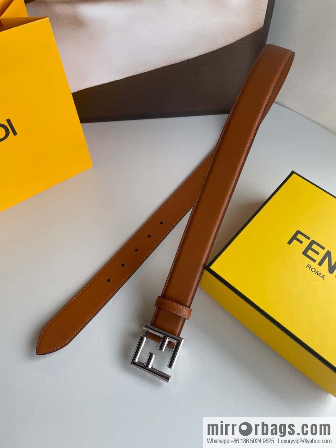 FENDI Fendi men's FF logo exquisite craftsmanship metal buckle, first layer cowhide belt