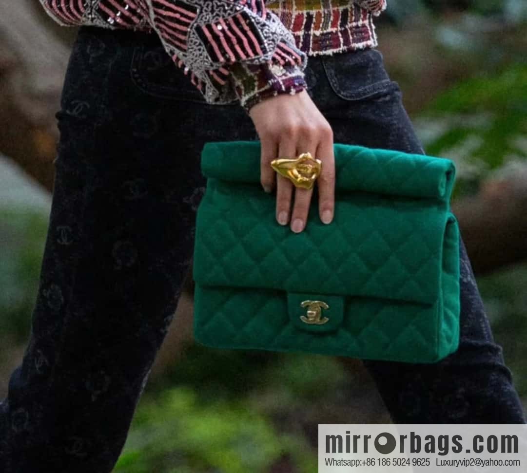 CHANEL Xiaoxiang 23A limited edition clutch bag AS4199