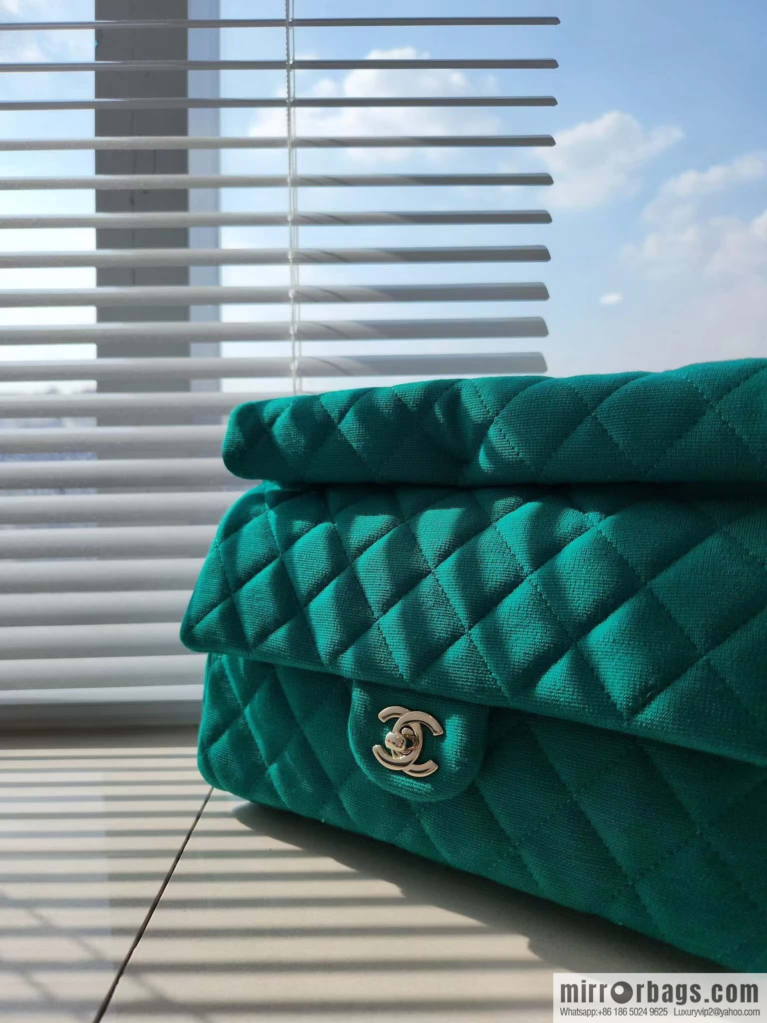CHANEL Xiaoxiang 23A limited edition clutch bag AS4199