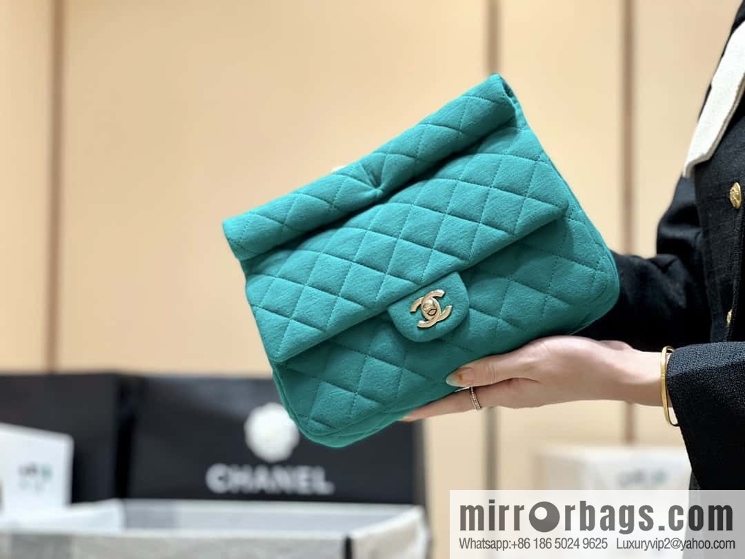 CHANEL Xiaoxiang 23A limited edition clutch bag AS4199