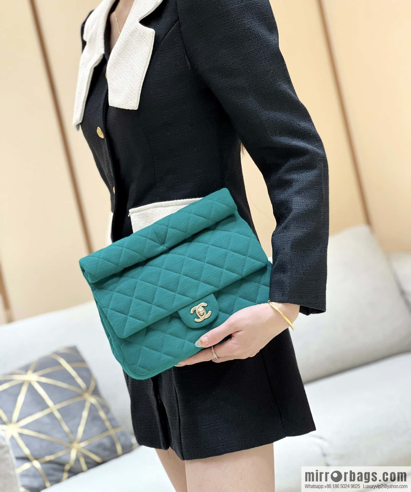 CHANEL Xiaoxiang 23A limited edition clutch bag AS4199