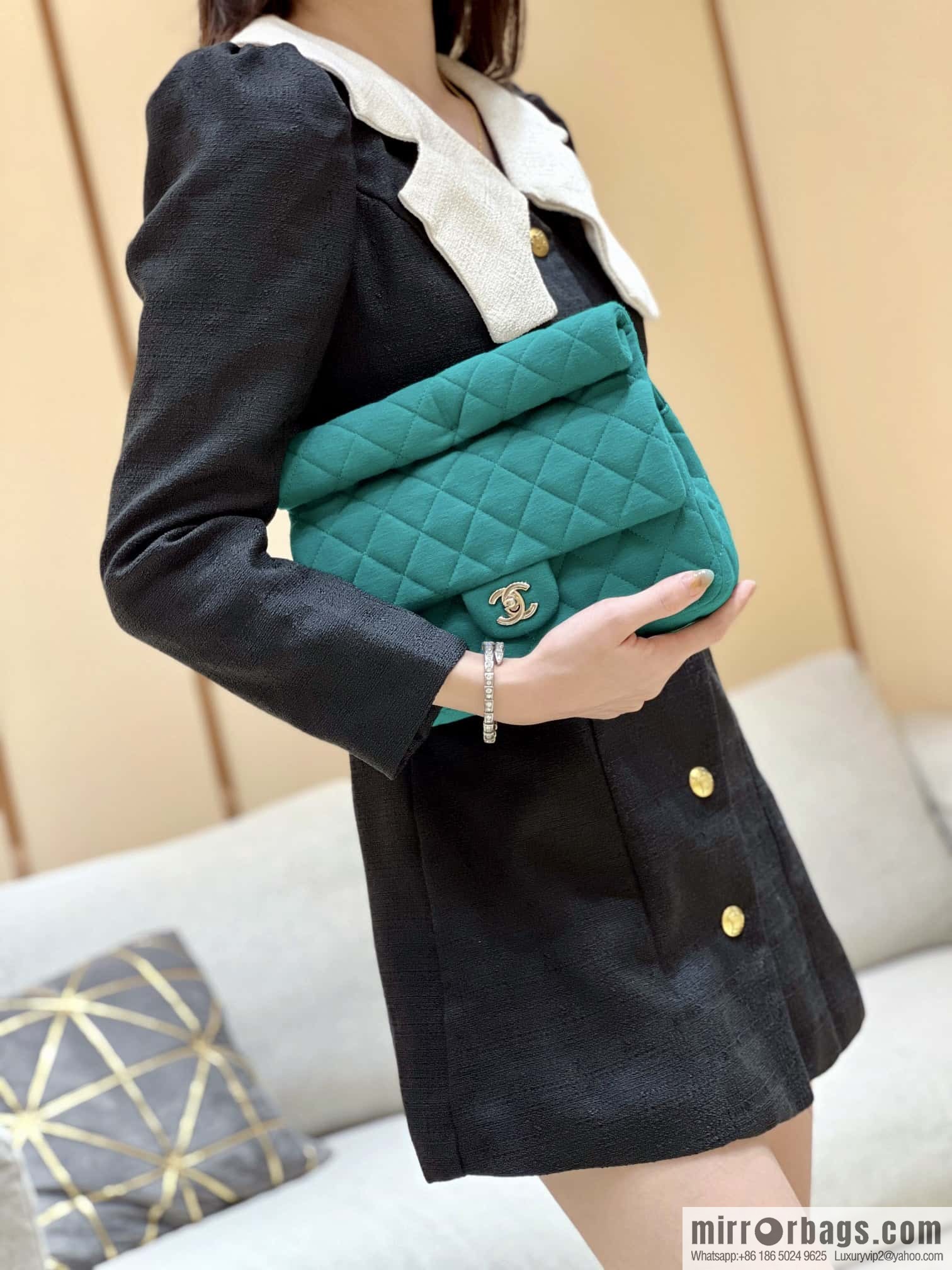 CHANEL Xiaoxiang 23A limited edition clutch bag AS4199