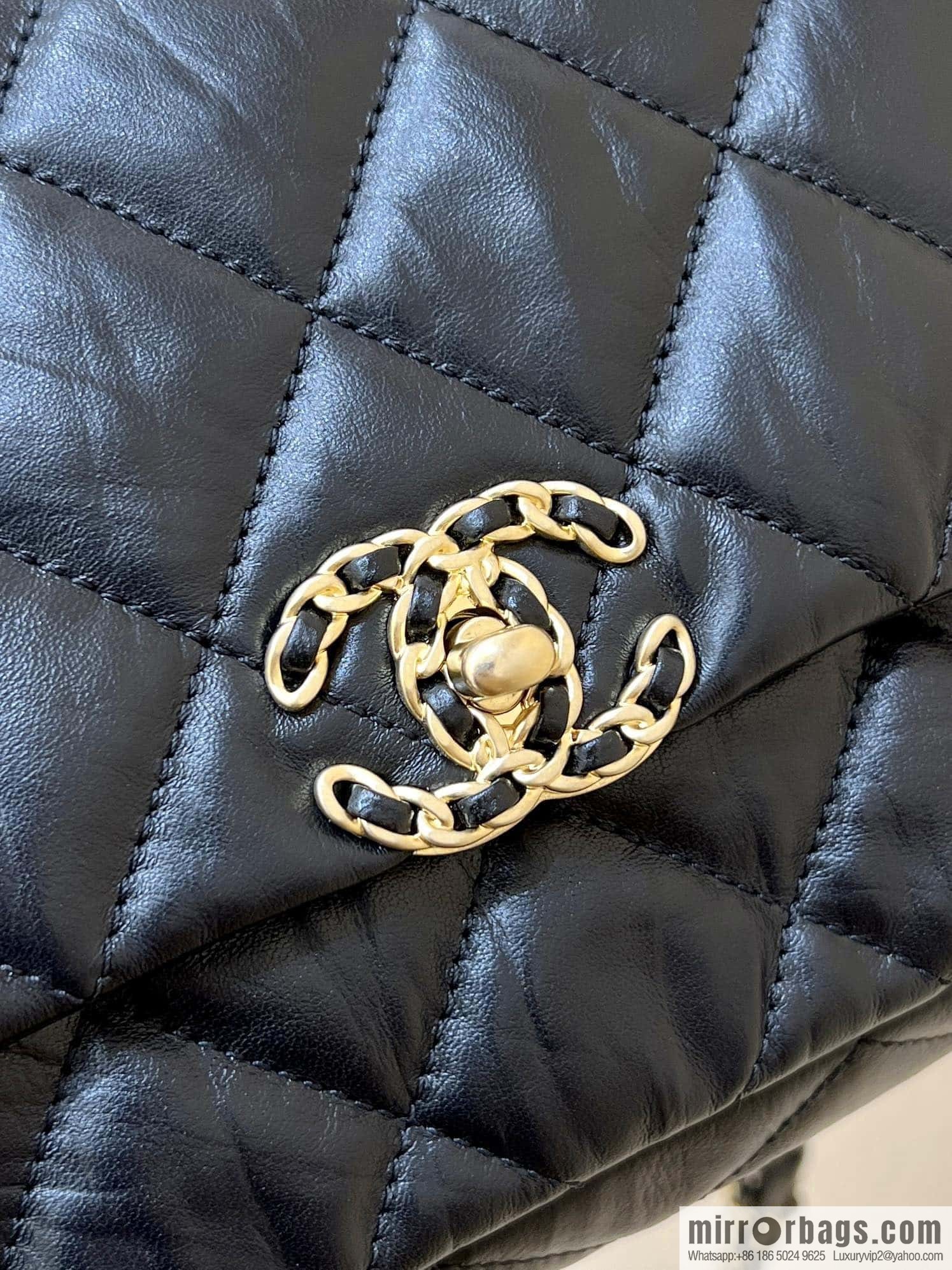 CHANEL 23K Autumn and Winter Series 19 Vintage Tofu Bag AS4423