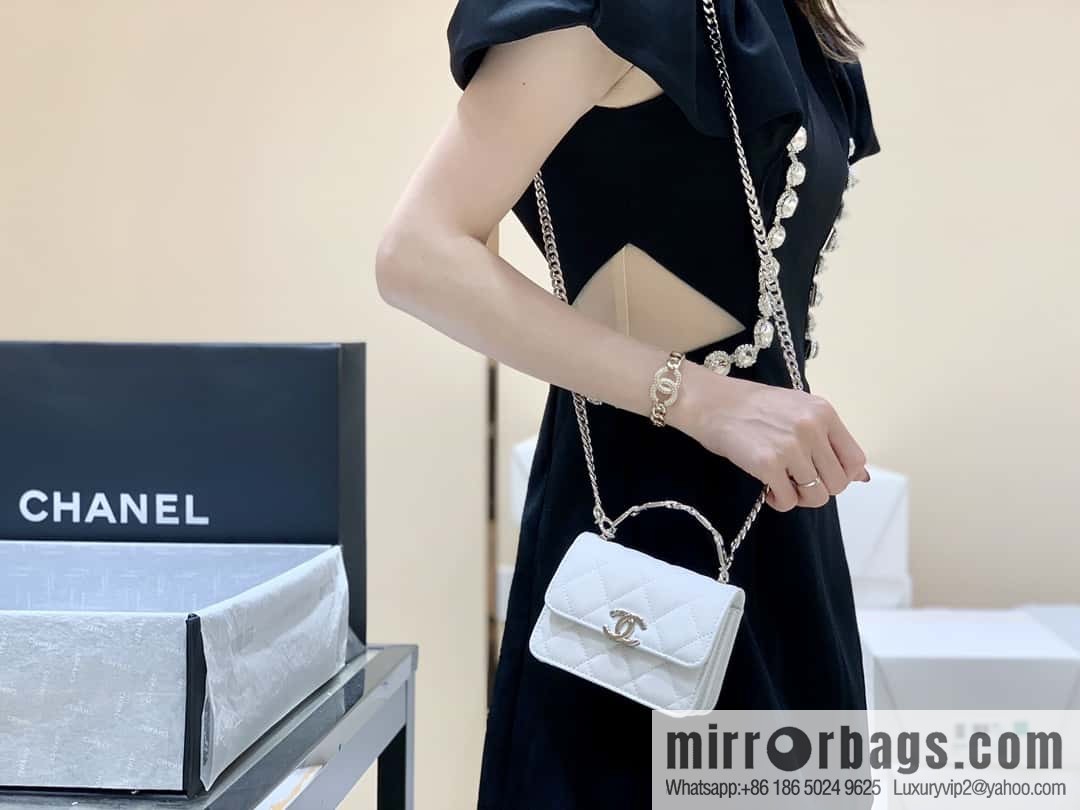 CHANEL 2022cc spring/summer collection, enamel handle small satchel AP2758 white