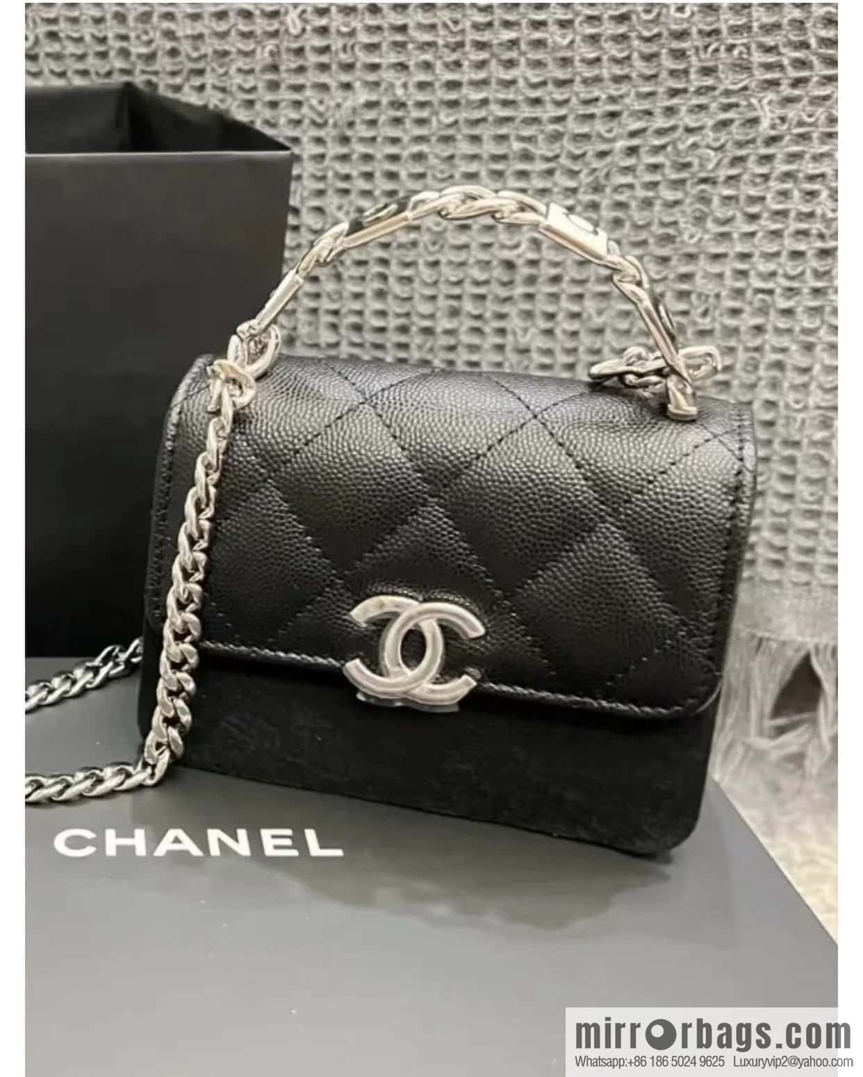 CHANEL 2022cc spring/summer collection, enamel handle small satchel AP2758 black