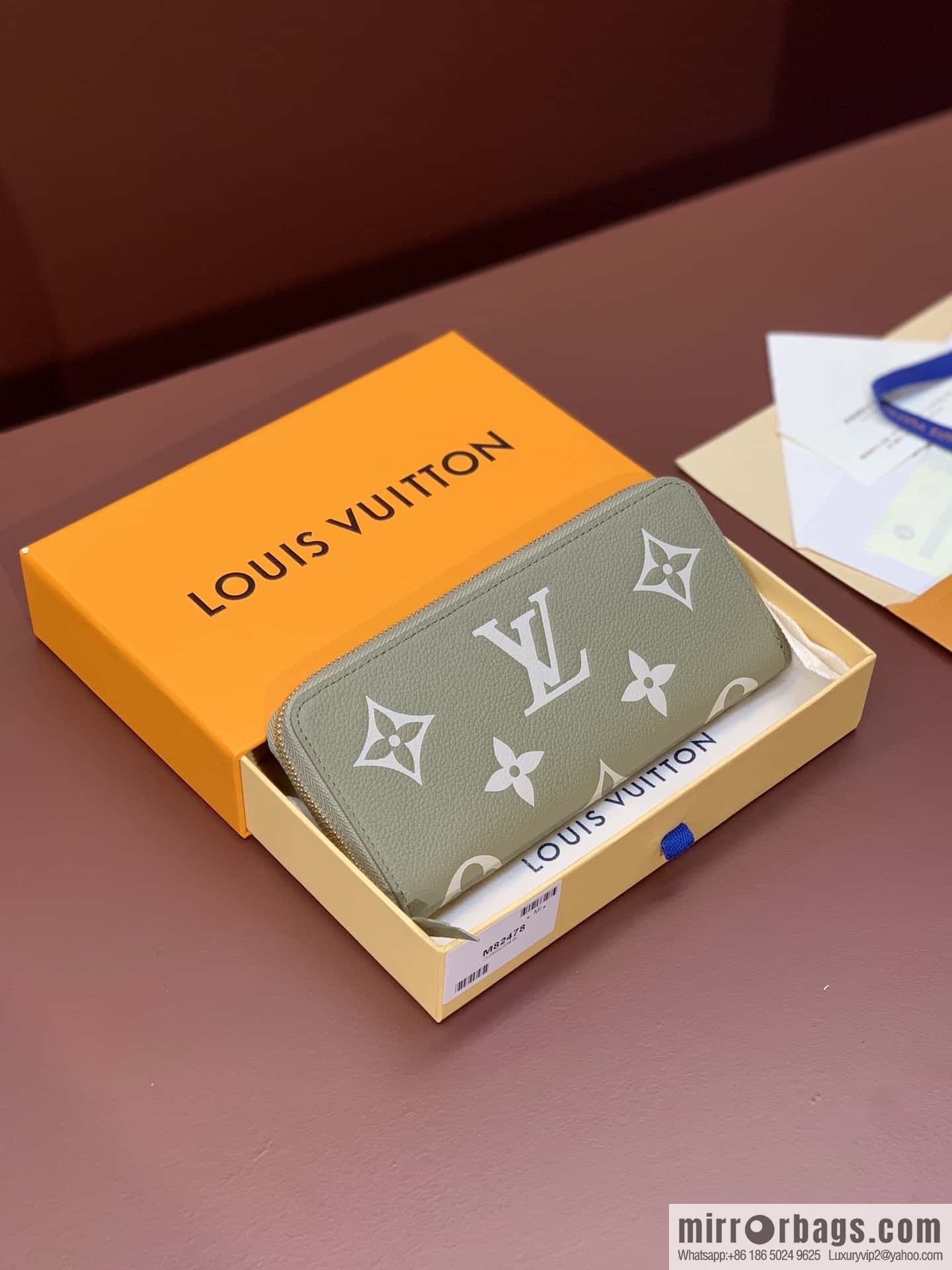 LV M82478 Clémence Wallet