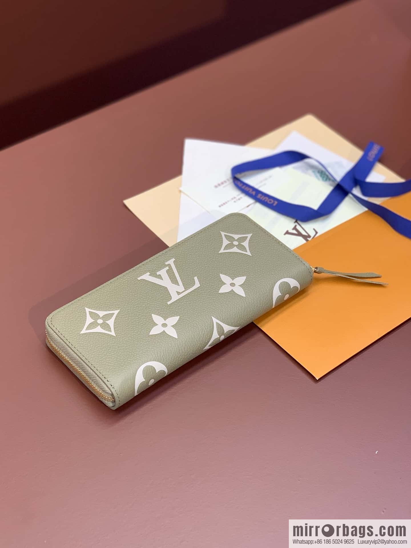 LV M82478 Clémence Wallet