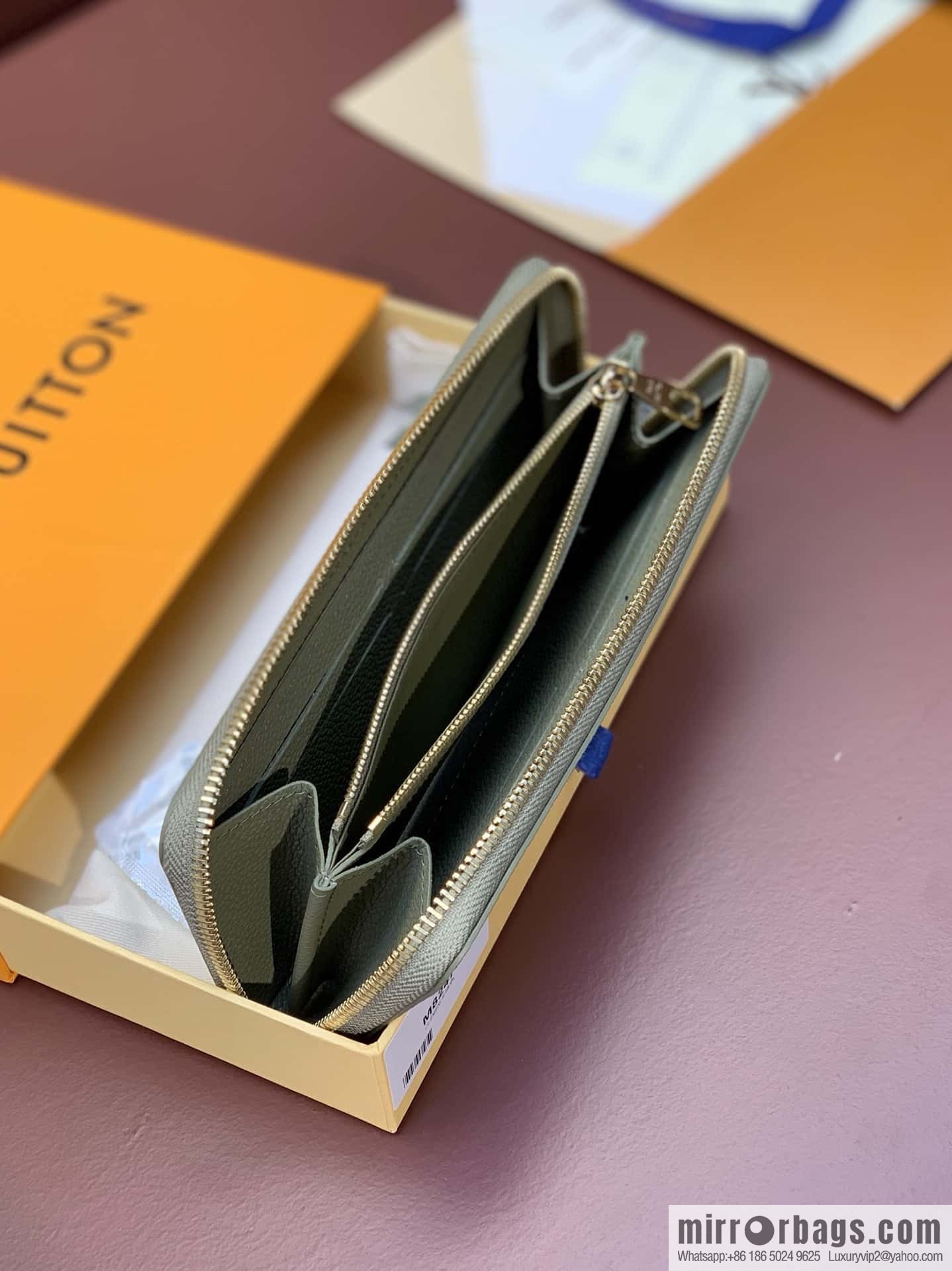 LV M82478 Clémence Wallet