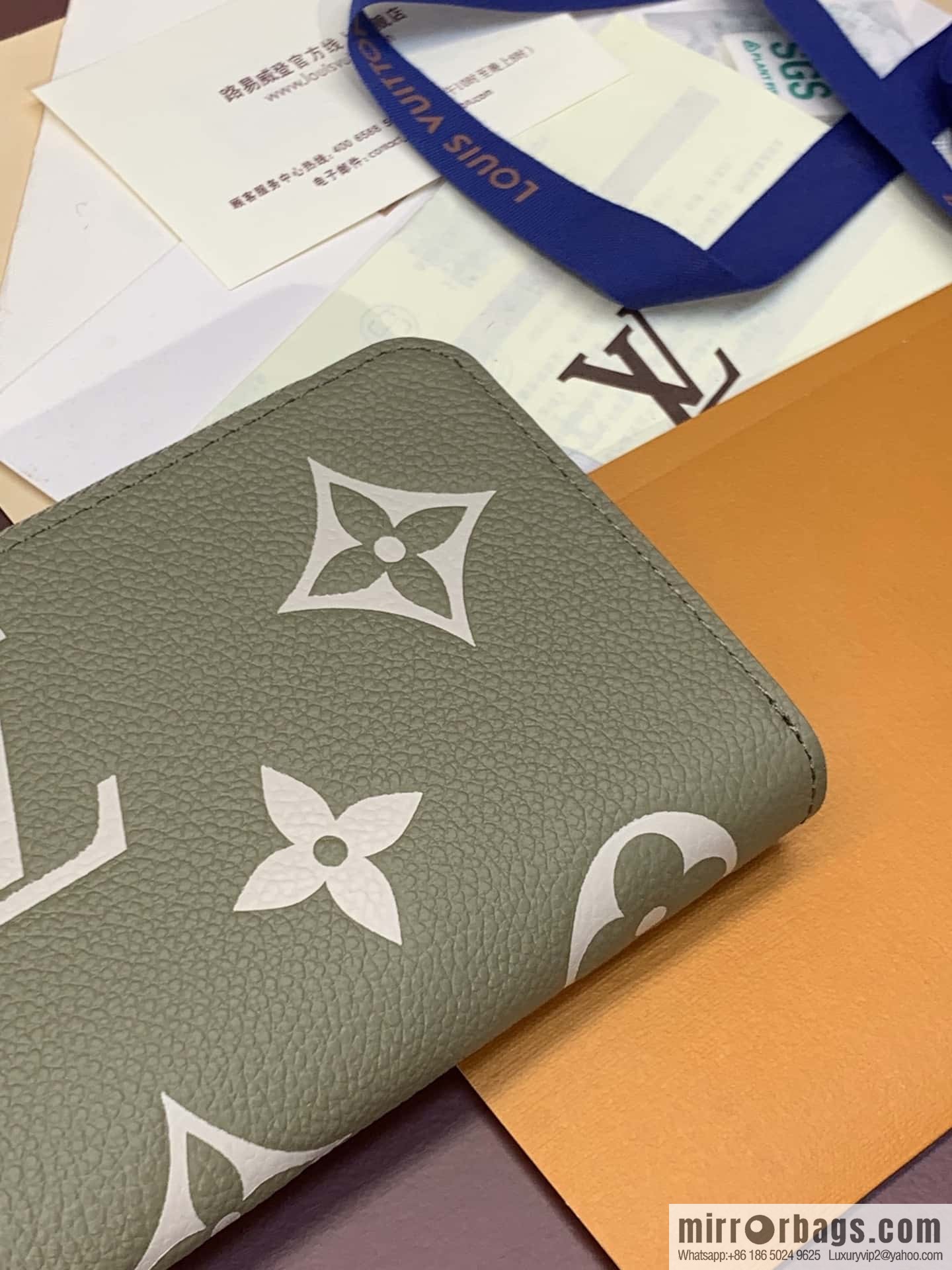 LV M82478 Clémence Wallet