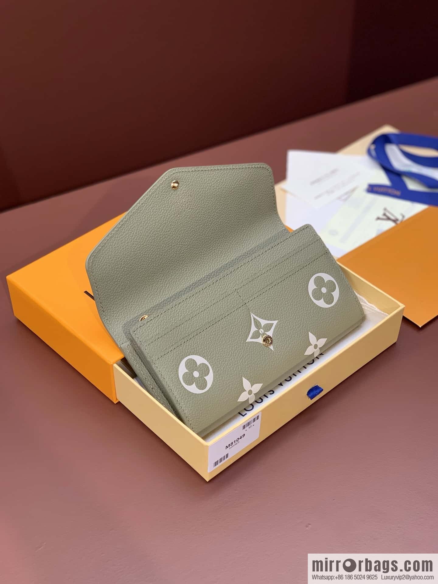 LV M81049 Sarah Wallet