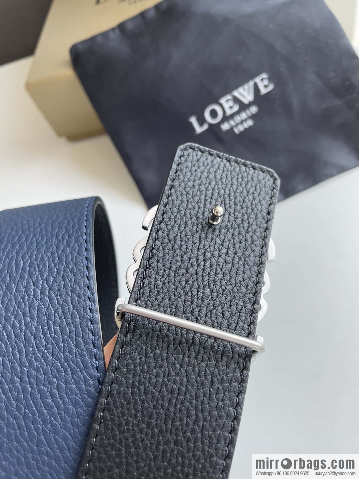 LOEVE Luo Yiwei stainless steel logo pattern metal buckle with the first layer of cowhide double-sided belt 40mm