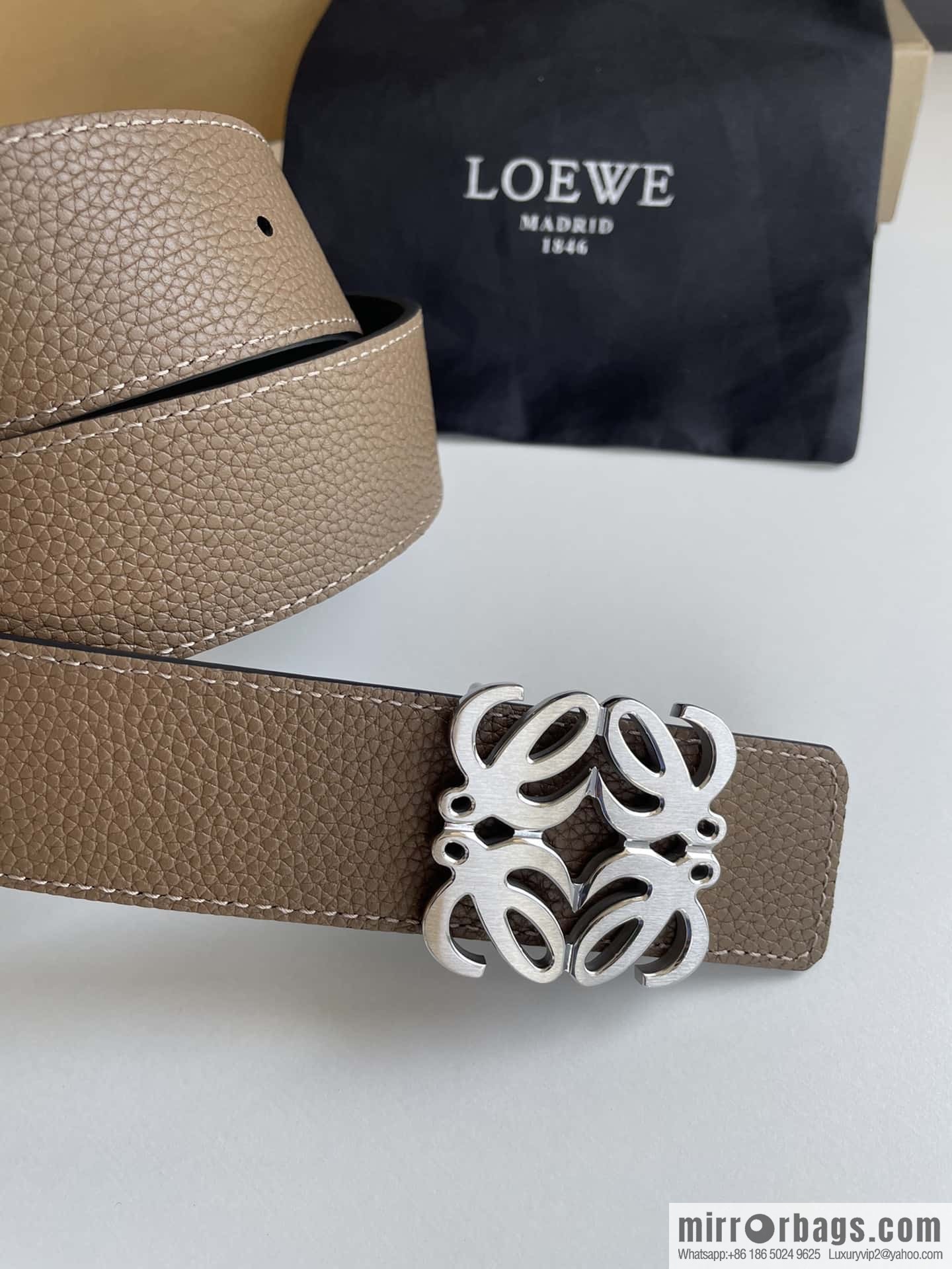 LOEVE Luo Yiwei stainless steel logo pattern metal buckle with the first layer of cowhide double-sided belt 40mm