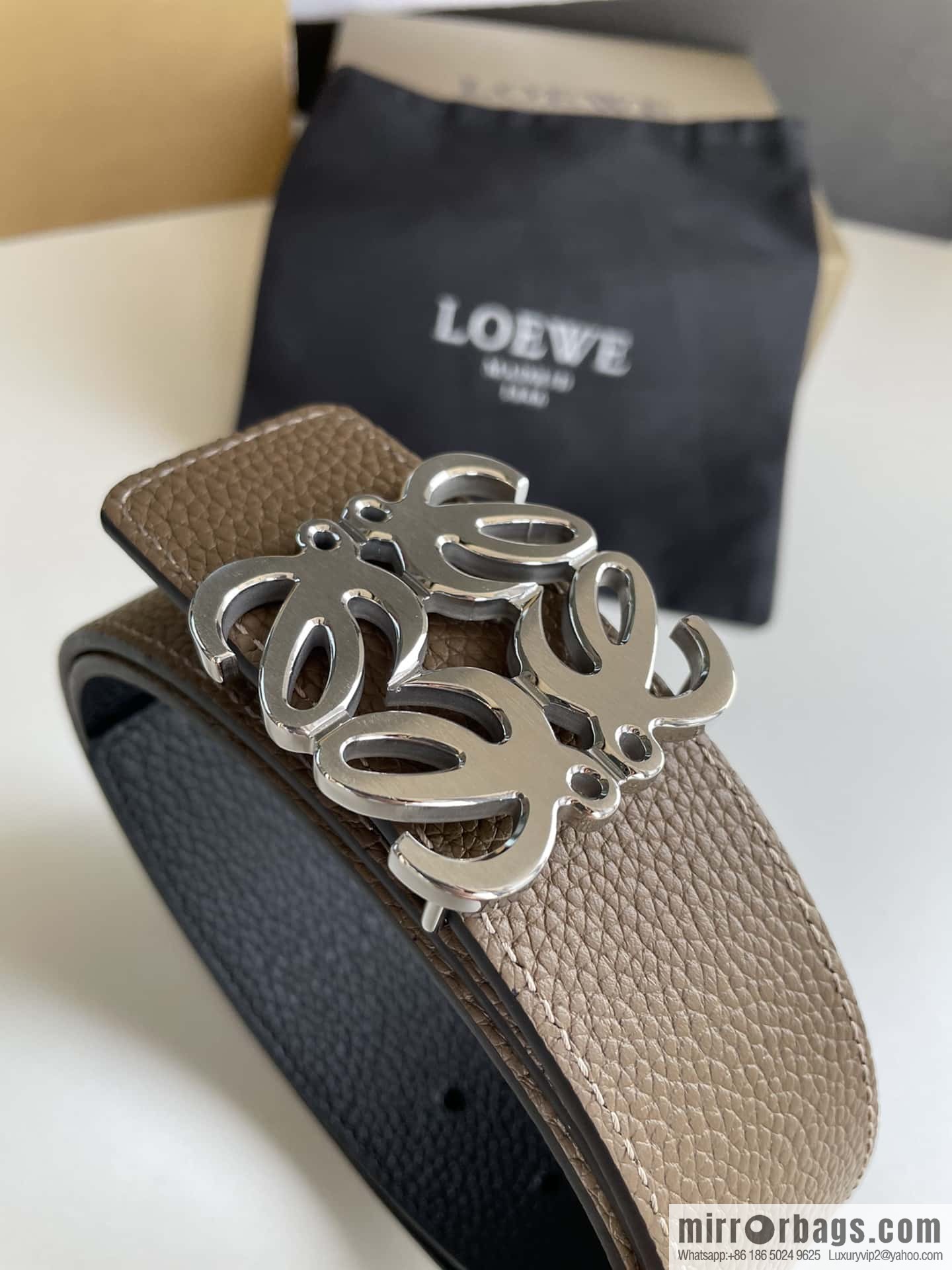 LOEVE Luo Yiwei stainless steel logo pattern metal buckle with the first layer of cowhide double-sided belt 40mm