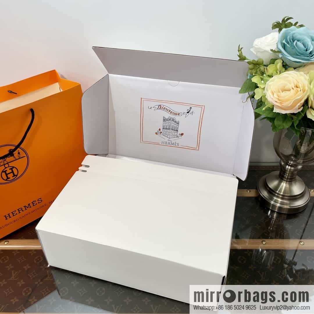 Hermès Teddy 🐻 Brown Fluffy Slippers