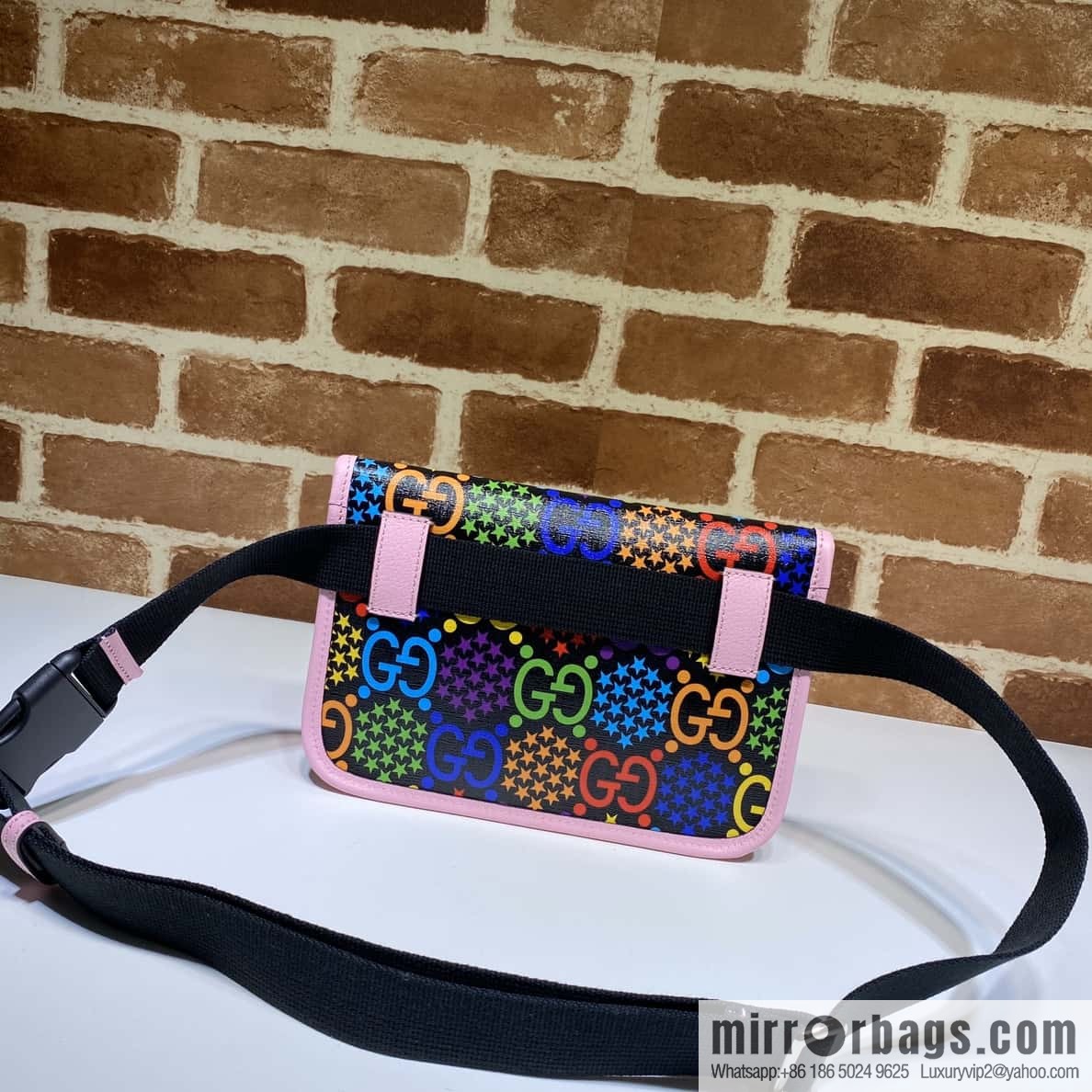 GUCCI Tipping Sugar Powder Fanny Pack 598113