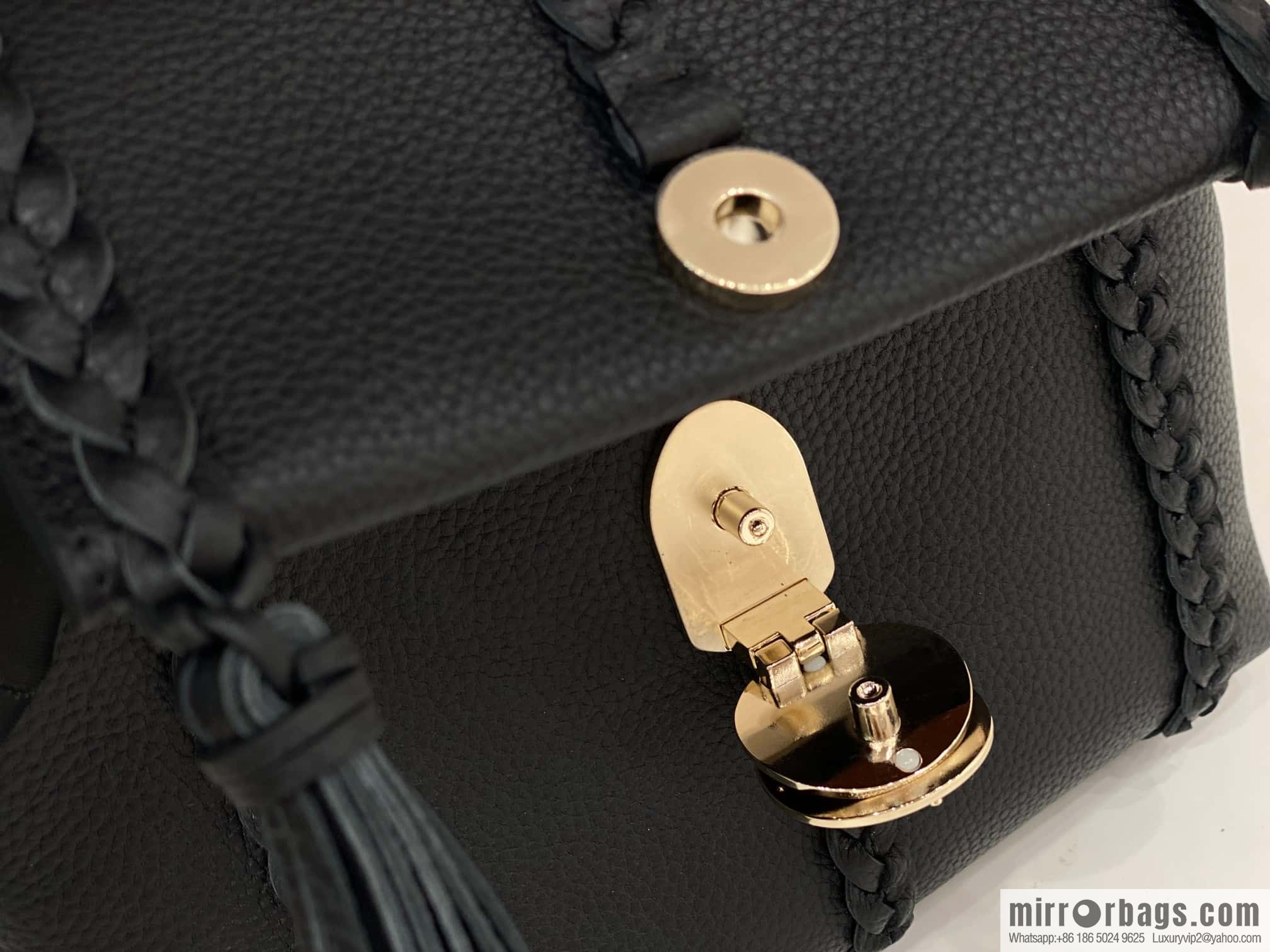 Chloe Penelope Gold Coin Bag, Medium Dropped Leather Black 25CM