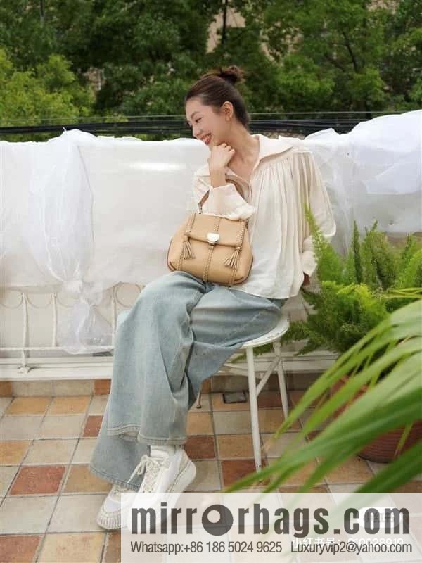 Chloe Penelope Gold Coin Bag, Medium Dropped Leather, Apricot 25CM