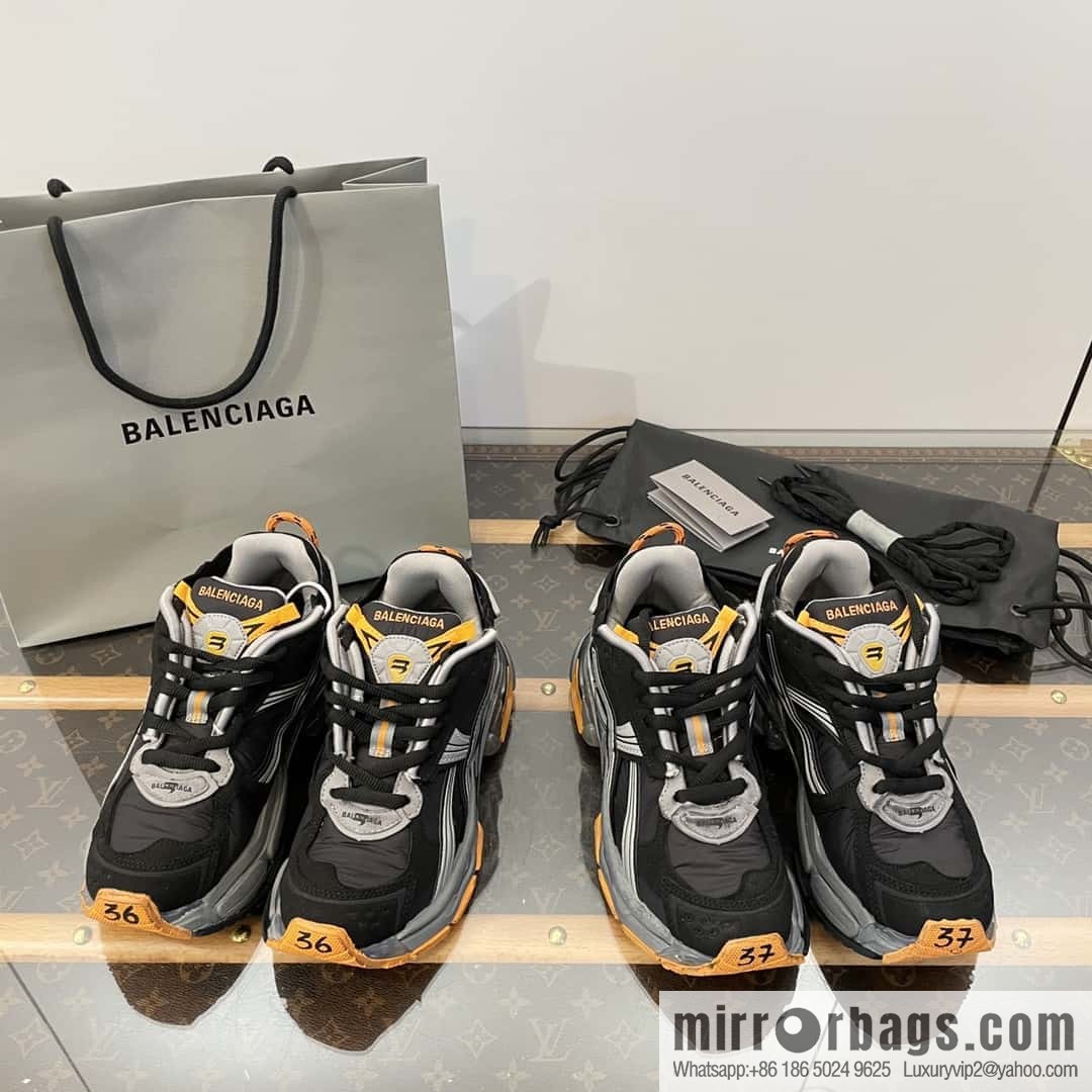 Balenciaga Balenciaga 𝐑𝐮𝐧𝐧𝐞𝐫|𝟐𝟎𝟐𝟑 Seventh Generation. Vintage Old Daddy Sneakers