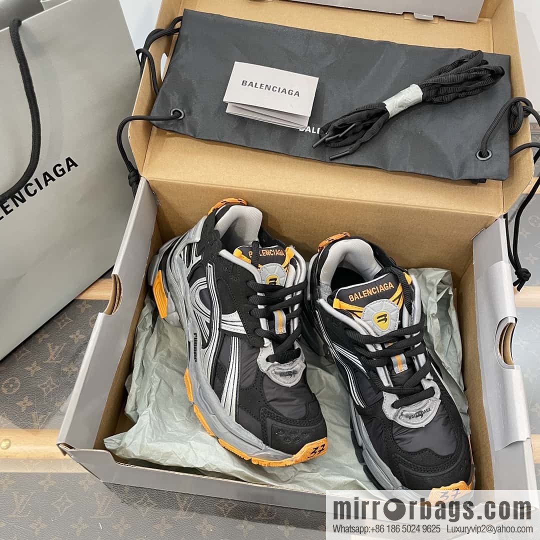 Balenciaga Balenciaga 𝐑𝐮𝐧𝐧𝐞𝐫|𝟐𝟎𝟐𝟑 Seventh Generation. Vintage Old Daddy Sneakers