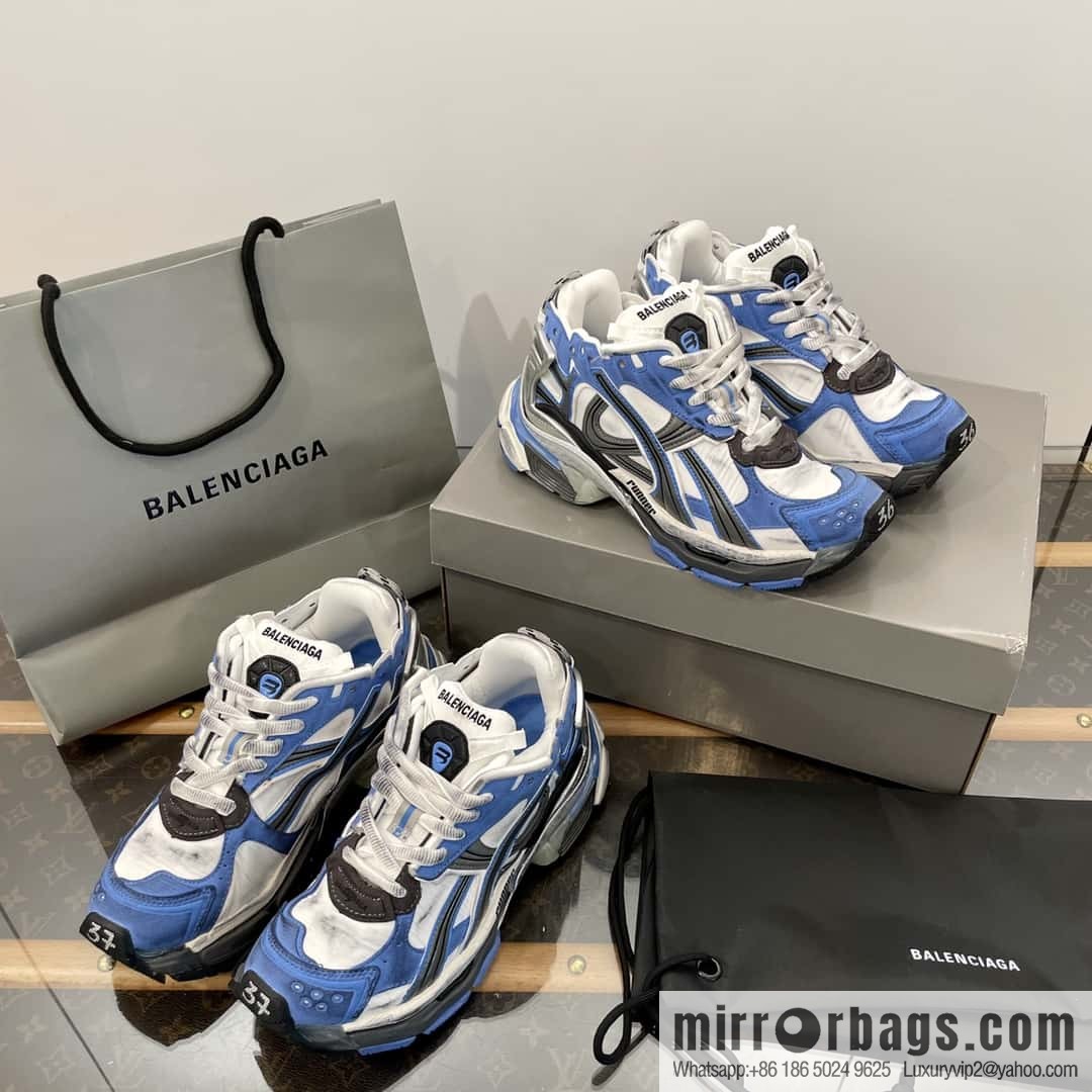 Balenciaga Balenciaga 𝐑𝐮𝐧𝐧𝐞𝐫|𝟐𝟎𝟐𝟑 Seventh Generation. Vintage Old Daddy Sneakers