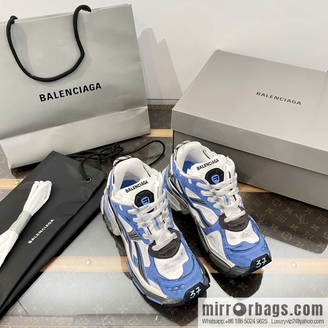 Balenciaga Balenciaga 𝐑𝐮𝐧𝐧𝐞𝐫|𝟐𝟎𝟐𝟑 Seventh Generation. Vintage Old Daddy Sneakers