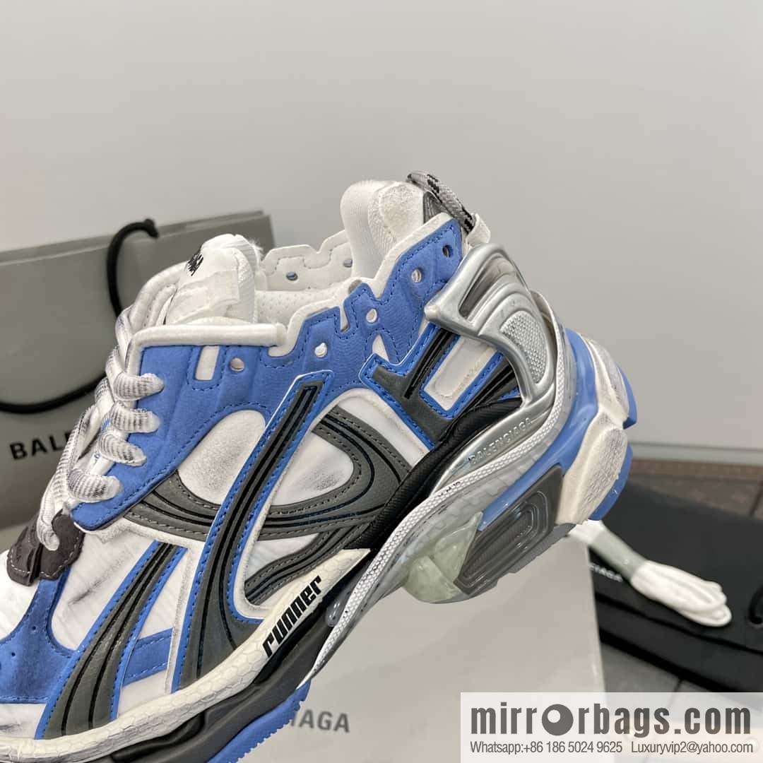 Balenciaga Balenciaga 𝐑𝐮𝐧𝐧𝐞𝐫|𝟐𝟎𝟐𝟑 Seventh Generation. Vintage Old Daddy Sneakers