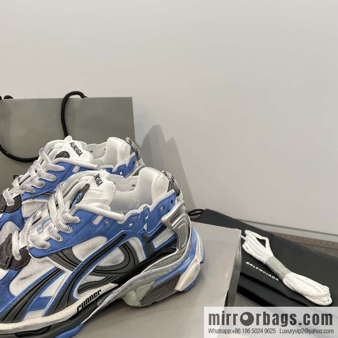 Balenciaga Balenciaga 𝐑𝐮𝐧𝐧𝐞𝐫|𝟐𝟎𝟐𝟑 Seventh Generation. Vintage Old Daddy Sneakers