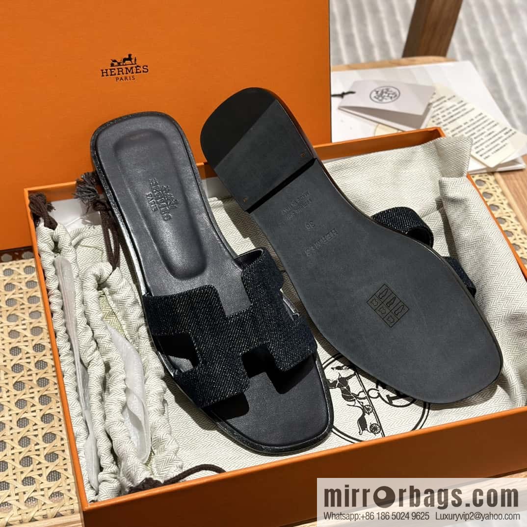 Hermès leather outsole H slippers, black